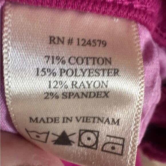 Sneak Peek Women's Bright Pink Bell Bottom Flare Denim Jeans Size 26/31 Barbie - Picture 9 of 11